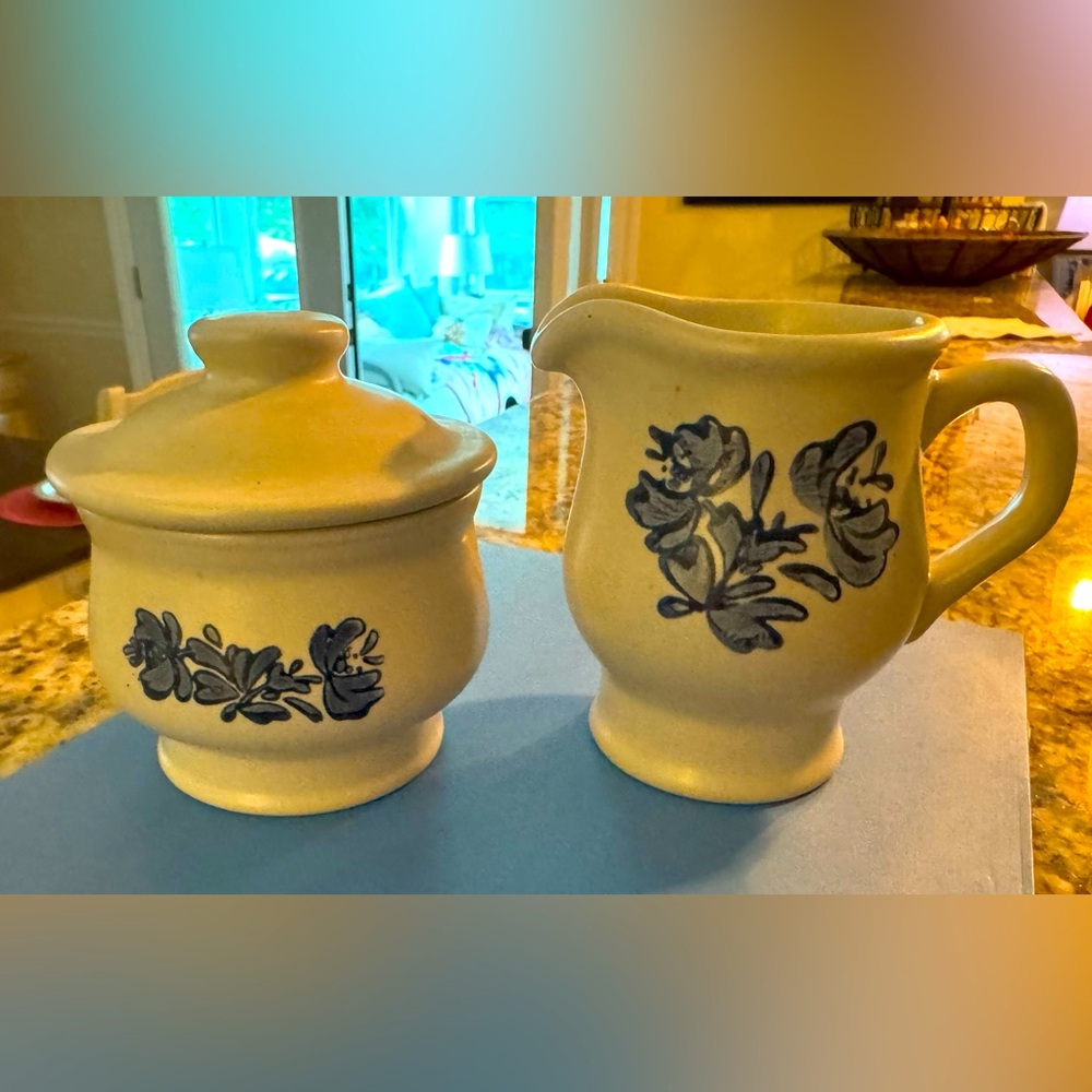 Vintage Pfaltzgraff Blue Yorktown Cream & Sugar Set